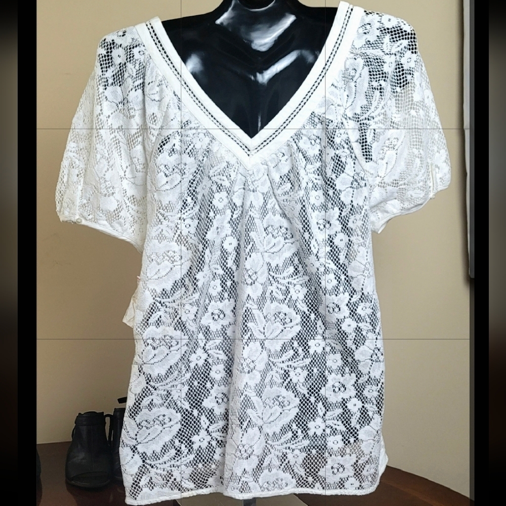 * NWT*Nordstrom Hinge White Lace V-neck Short Sleeves Blouse Top Shirt, Size XL